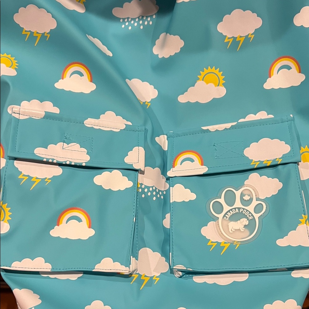 CANADA POOCH “Color Changing” Wet Reveal Torrential Tracker Rain Coat sz 22
🚩NEW - Picture 10 of 15